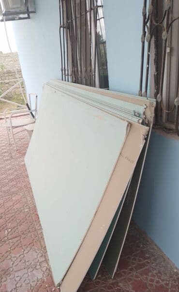 alçıpan qiymeti: Biri 5 manata 10 alçipan satılır. Ünvan Maştağa. Xahiş olunur qiymət — 3