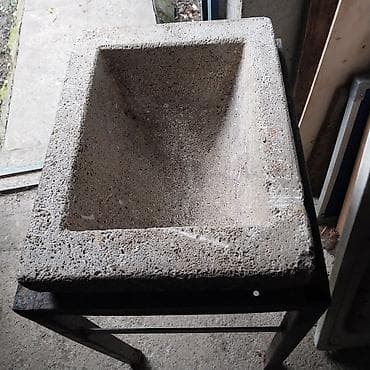 İşlənmiş həyət üçün daş materialı olan su filtri satılır