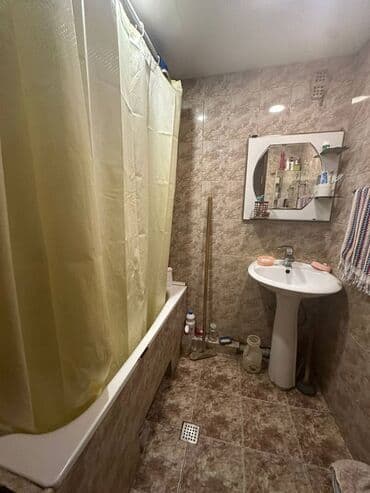 9 ci mikrorayon satilan evler: Bakı, 3 otaqlı, Köhnə tikili, m. Nəriman Nərimanov, 98 kv. m — 10