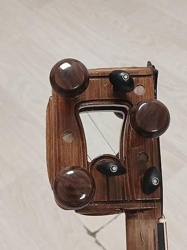 tar qabı: Tar – Azərbaycan milli simli musiqi aləti Xüsusiyyətlər: - Korpus — 3