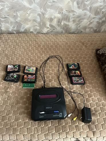 SEGA Mega Drive 2 (16-Bit) oyun konsolu seti Komplekt: - SEGA Mega