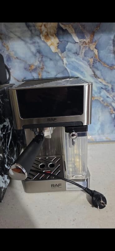 Qəhvə maşını Raf, Yarımavtomat, Süd qabı ilə