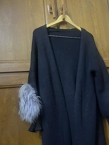 Üst geyimi: Qadınlar üçün uzun kardiqan/palto tipli üst geyim. - Rəng: qara - — 2