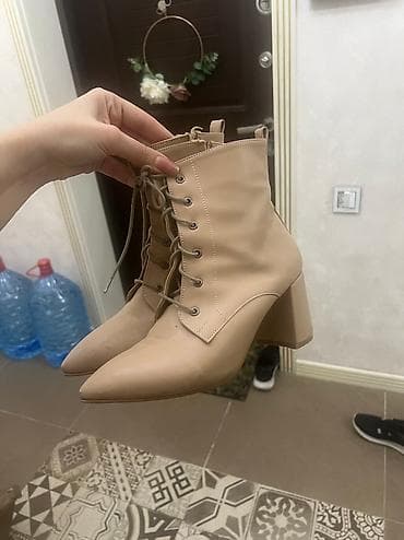 Ölçü: 38, rəng - Bej, İşlənmiş