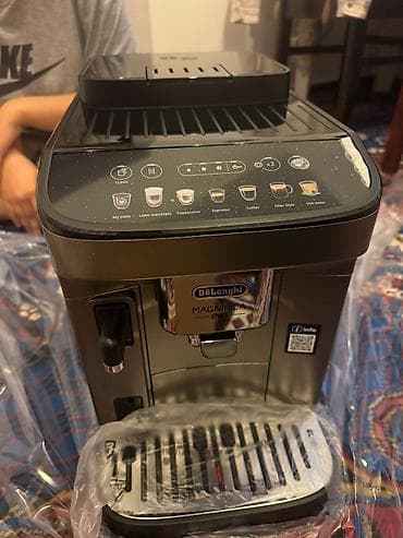 sud ceken masin: Qəhvə maşını Delonghi, Avtomat, Kapuçinator ilə — 3