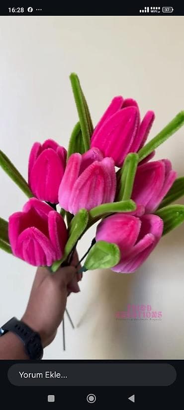 məxmər gülü: Məhsul: 1 ədedi 5 azn cütü 10 AZN Əllə hazırlanmış dekorativ çiçək — 9