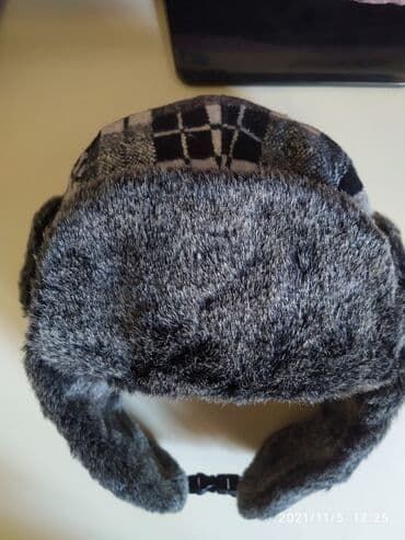 sapka: Теплая привозная шапка. Унисекс. В идеальном состоянии,одевали 2 — 2