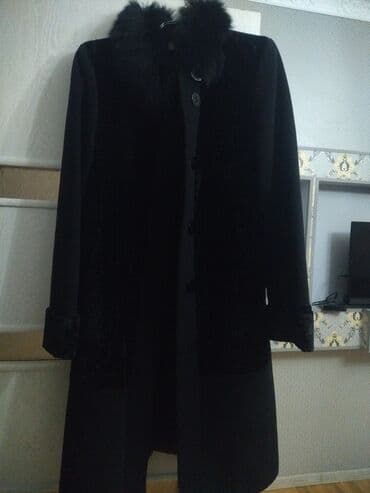 palto qadın üçün: Qadın palto – klassik qara rəngdə, uzun model. 48 razmer — 2