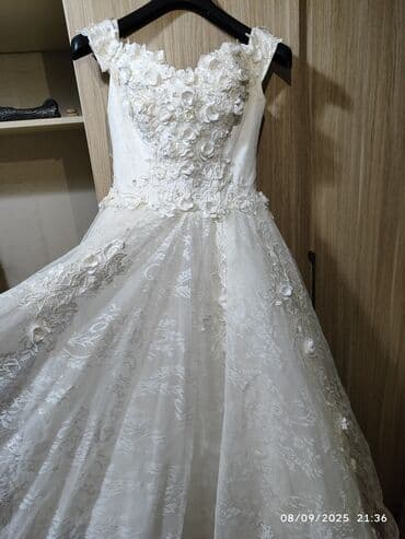 фата койноктор: Gəlinlik – güpür və çiçək işləməli - Rəng: ağ az moloçnuluq var — 6