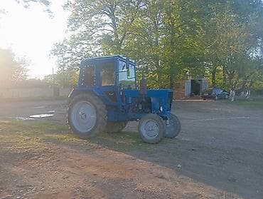 dizel generatorlar: Məhsul: Belarus markalı təkərli traktor Xüsusiyyətlər: - Korpus: mavi — 3