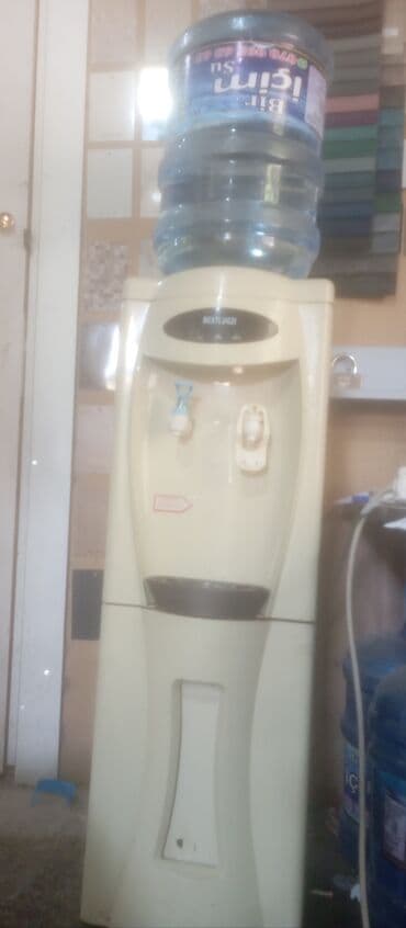 Dispenser Döşəməüstü, Su soyutma ilə