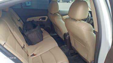 qapi zili: Chevrolet Cruze LT sedan - Kuzov: ağ rəng, 4 qapı, arxa spoylerli - — 3