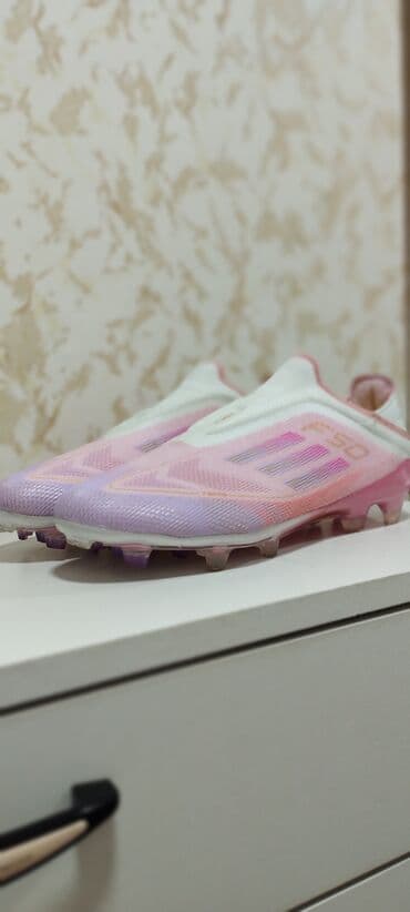 insan anatomiyası və fiziologiyası pdf: Butslar Adidas — 1