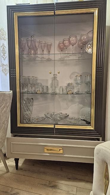 Оборудование для магазинов: Стеклянная витрина-шкаф, Новый, Самовывоз — 1