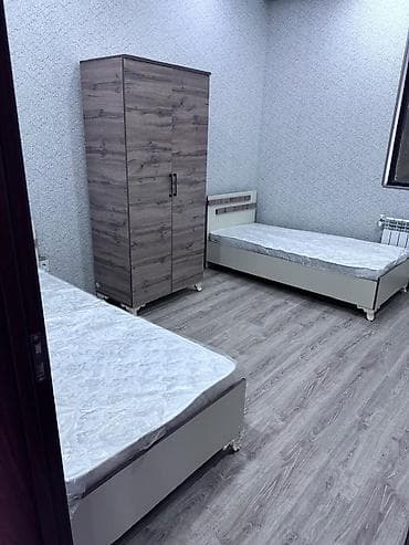 yevlaxda evler: Ev əşyalıdır. İstilik sistemi kombidir. Hər şəraiti var. Qaraj və — 4