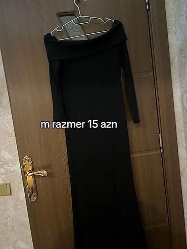 Qara uzun don — off-shoulder (açıq çiyin) dizayn, uzun qol, bədənə at lalafo.az Qara uzun don — off-shoulder (açıq çiyin) dizayn, uzun qol, bədənə