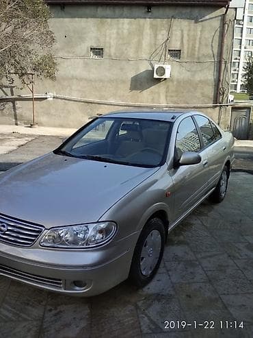 Nissan Sunny sedan - Kuzov: 4 qapılı sedan, qızılı rəng - Mühərrik
