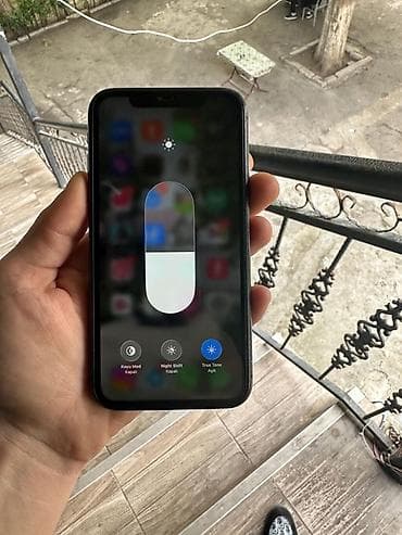 IPhone 11, 128 GB, Qara, Face ID