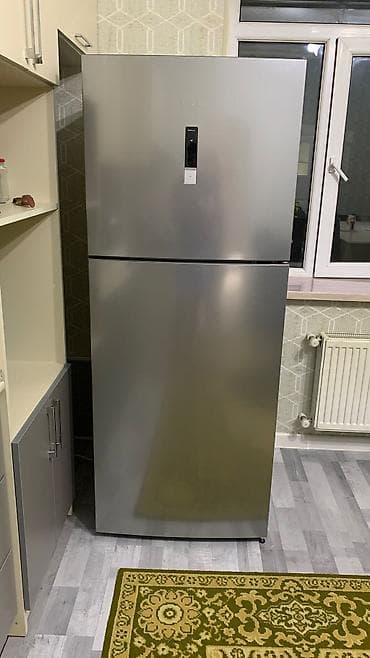 Bosch markalı buz dolabı satılır 1800 azn alınıb ev sahibi xaricə