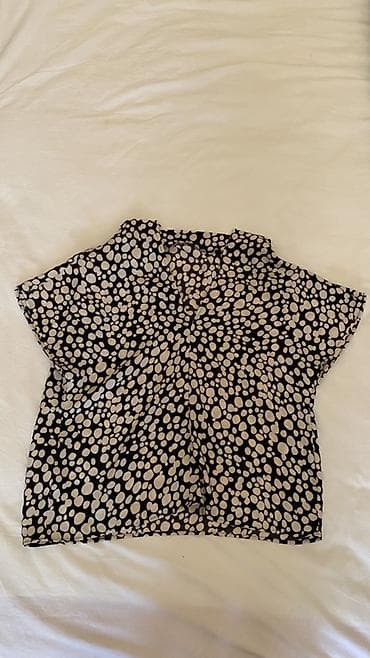 usta geyimi: ZARA qadın bluzası - Model: qısaqol, V-şəkilli yaxalı - Naqış: qara — 4