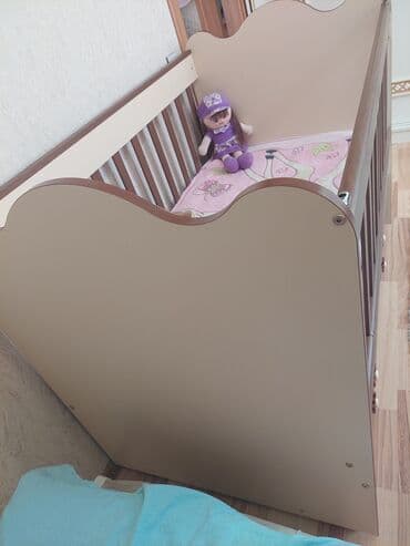 işlənmiş uşaq beşikləri: Oğlan və qız üçün, İşlənmiş, Beşik, Matras ilə — 3