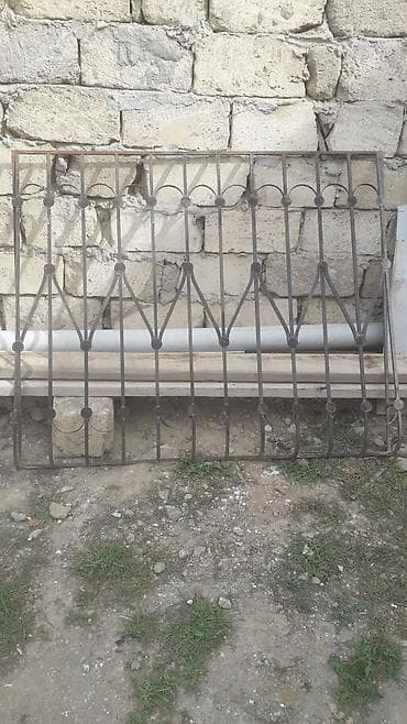 Məhsul: Dəmir pəncərə barmaqlıqları (2 ədəd)boyuk 3 eded balaca