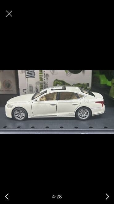 скупка масштабных моделей автомобилей: Ağ rəngdə metal die-cast sedan oyuncağı (miqyaslı model) - Material — 8