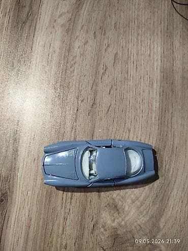 İncəsənət və kolleksiyalar: Masaüstü kolleksiya modeli – klassik kupe tipli metal oyuncaq — 2