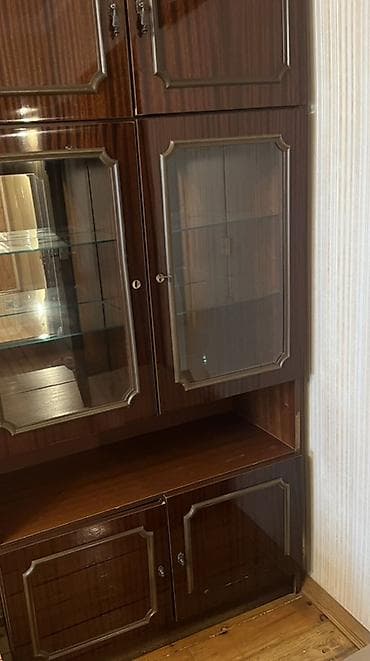 vitrin xaldenik: Klassik üslubda şkaf-vitrin Ölçülər hündürlük 2metr eni 1metr dir — 4