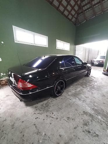 hyundai r17 disk: Mercedes-Benz S-Class (W220) sedan – qara rəng, klassik lüks və — 3