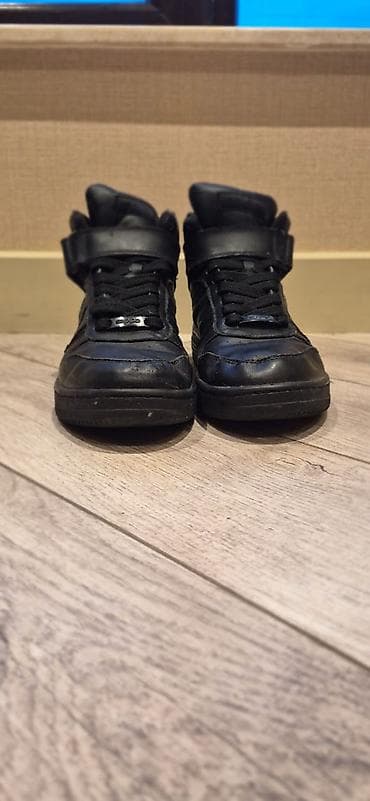 oglan ayaqqabisi: Adidas kişi idman ayaqqabısı – yüksəkboğaz, tam qara rəng. Model — 4