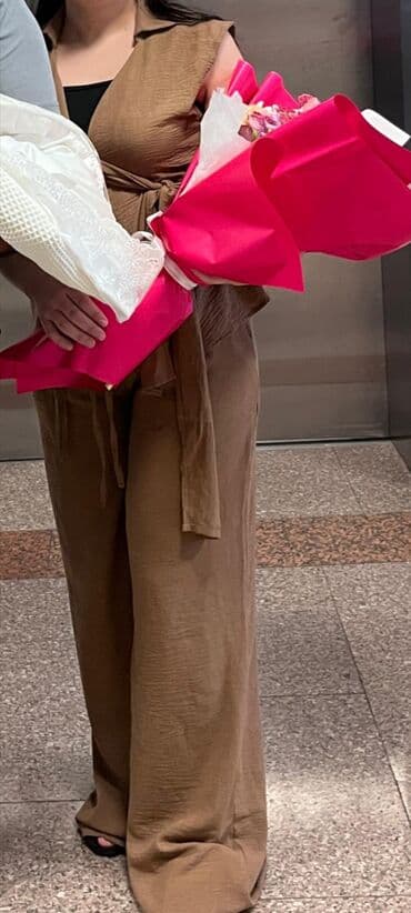 Satılır. 45 manata alınıb. 1 dəfə geyinilib. 20 manata satılır lalafo.az -da Satılır. 45 manata alınıb. 1 dəfə geyinilib. 20 manata satılır