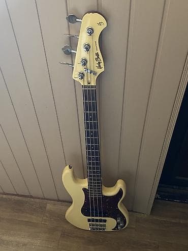 gitara simi: Harley Benton Deluxe Series 4 simli bas gitara - Korpus: klassik — 2