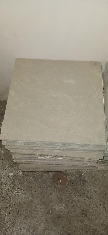 Keramik döşəmə plitələri dəsti 40 kvadratdır. Çöl sahələr üçündə — 2
