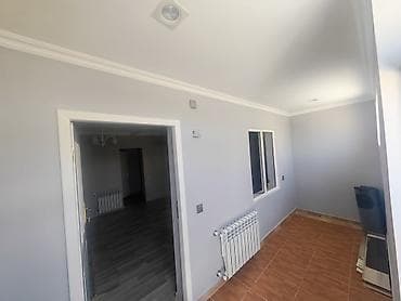 modern evler: 1 otaqlı kiçik həyət evi Dekorativ kərpic üzləmə, dam örtüyü profil — 2