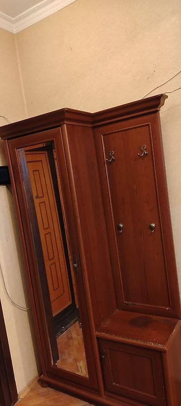 iskaflar: 1 qapı, Güzgülü, Qəhvəyi, Digər material, Açılan, Künc dolab — 1