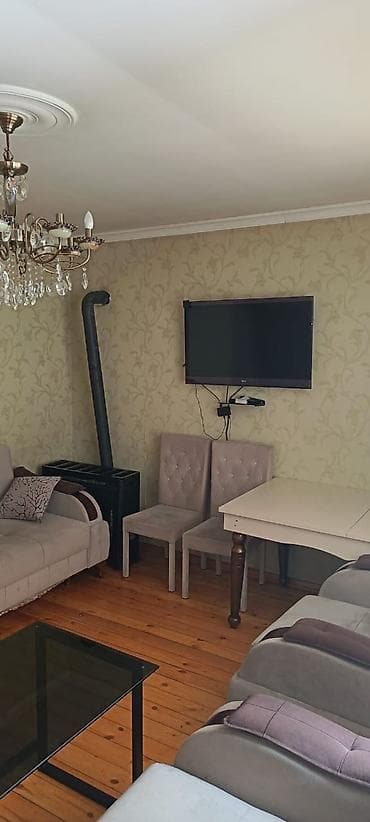 ev menzil: Tam mebellı 2 otaqlı mənzil icarəyə verilir. - Yataq otağı: taxta — 9