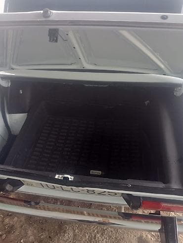 aqua masin: VAZ 2106, ağ sedan - Kuzov: klassik 4 qapılı sedan, ağ rəng - Ön-arka — 7