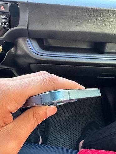 aple 13: IPhone 13, Mavi, Face ID — 6