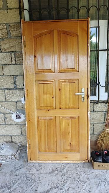 Məhsul: Taxta qapı və çərçivələr dəsti - Material: təbii ağac (şam