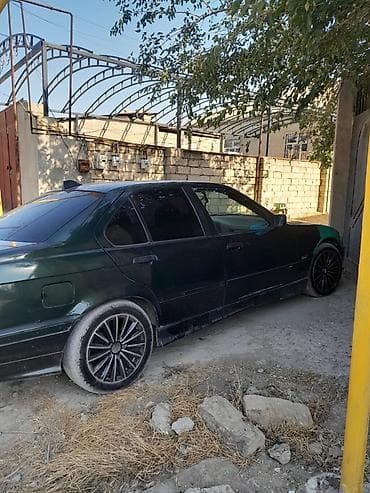 mator vaz: BMW 3 Series E36 sedan - Mühərrik: benzin, 6 silindir (şəhərdaxili — 8