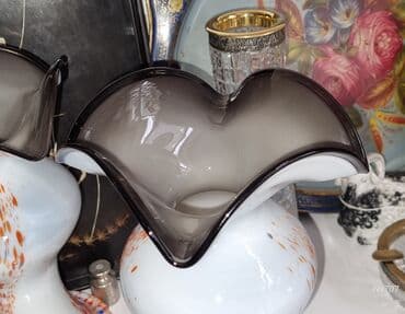 gül toxumları: Qədim vaza. Sağlam vəziyətdə. Hündürlük 30 sm. 
İki ədəd var — 2