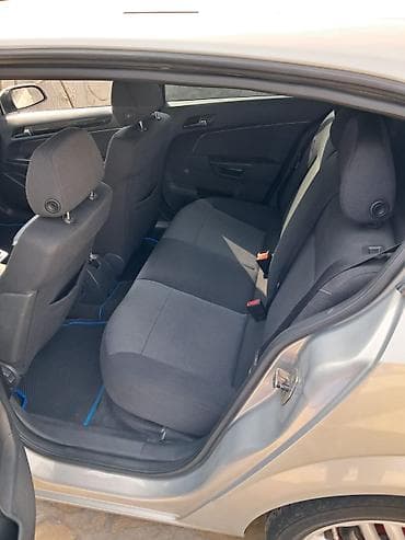 masın satısı: Opel Astra H – 5 qapılı hetçbek Xüsusiyyətlər: - Kuzov: 5 qapılı — 8