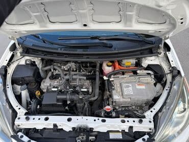 последующий выкуп авто бишкеке: Toyota Prius: 1.5 l | 2016 il Hetçbek — 9