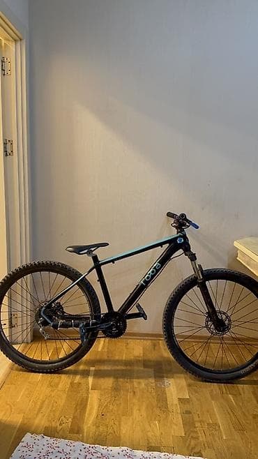 velo: Dağ velosipedi – 28düym təkərli, alüminium hardtail karkas - — 2