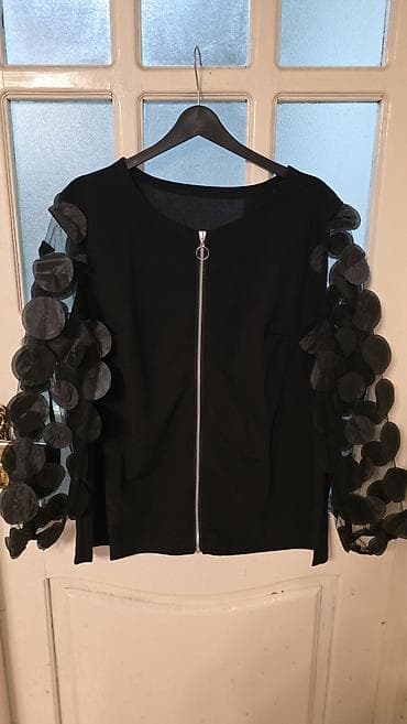 Toy paltarları və aksesuarları: 30❌️20 azn✅️ XL olcu.YENI. metrolara catdirilma 2 azn — 1