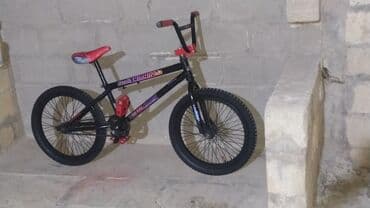 BMX tipli uşaq/gənc velosipedi - Rəng: qara gövdə, qırmızı aksentlər