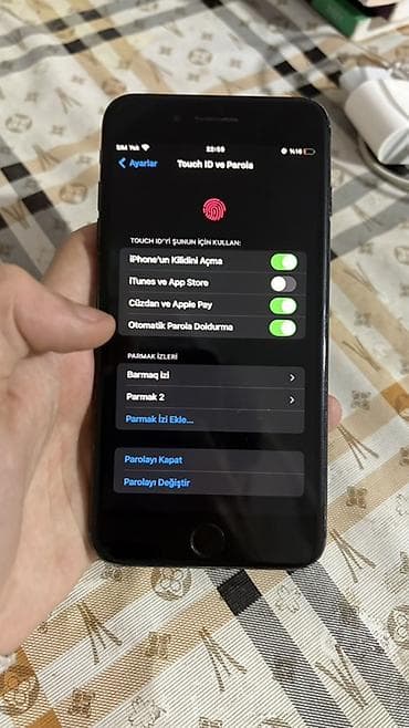 filter su: IPhone 7 Plus, 128 GB, Jet Black, Barmaq izi — 4