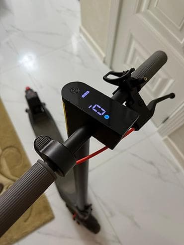 Elektrikli samokatlar: Elektrik skuter - Şəhərdaxili sürüş üçün yığcam və yüngül — 6