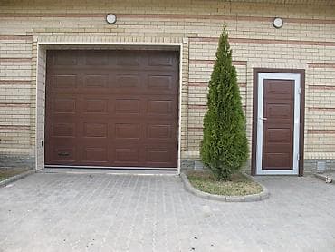 ev darvazalari: Qaraj darvazası, Seksional, Mexaniki, rəng - Qəhvəyi, Qapı ilə — 1